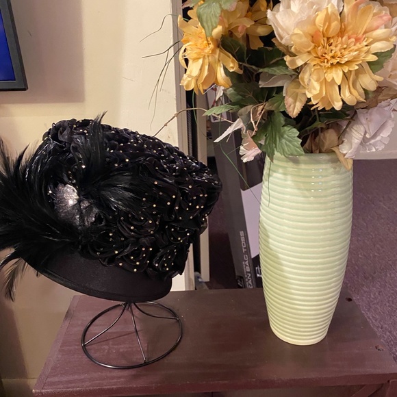 Ladies Hat - Picture 6 of 7